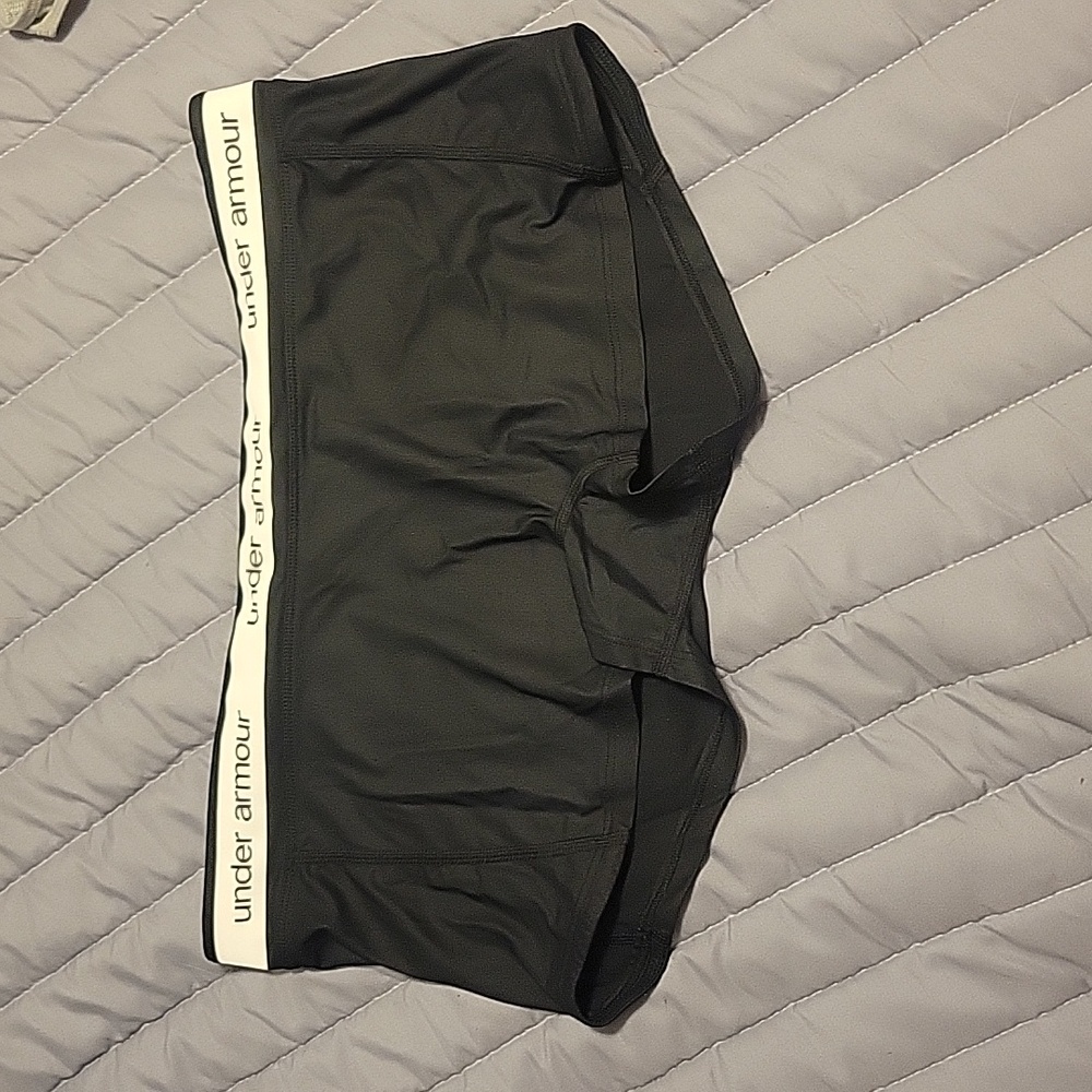 Black Under Armour Spandex (Medium)